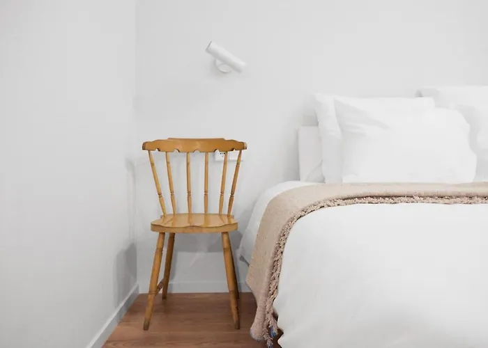 Atlantic-style In The Center * ויגו